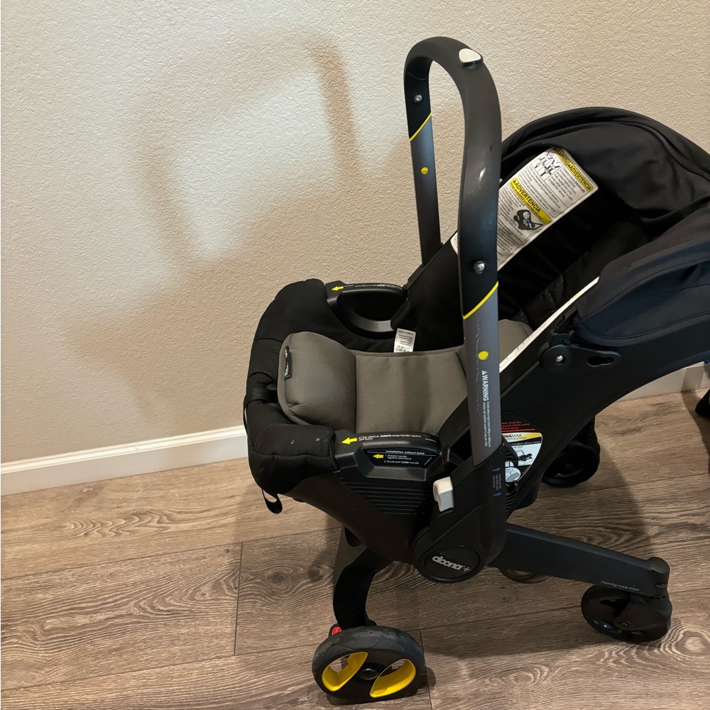 Doona convertible car seat/stroller